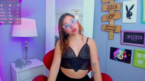 Snapshot of mia_skys chatting on 09/09/25, 12:05 Mia online show from 09/09/25, 12:05