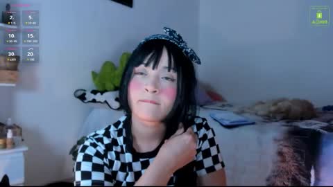 Snapshot of mia_starss chatting on 10/28/25, 02:48 Mia online show from 10/28/25, 02:48