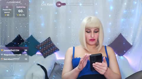 Snapshot of mia_sunn chatting on 02/17/25, 02:42 mia_sunn online show from 02/17/25, 02:42
