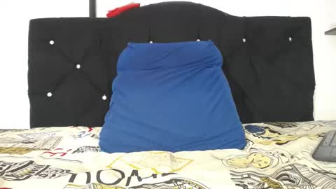 Mia online show from 10/20/25, 11:16