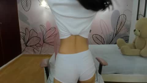 Snapshot of mia_vanucci chatting on 02/25/25, 07:20 Mia Vanucci online show from 02/25/25, 07:20