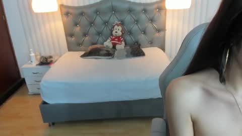 Snapshot of mia_vanucci chatting on 03/05/25, 06:44 Mia Vanucci online show from 03/05/25, 06:44