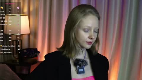 Snapshot of mia_vebes chatting on 02/11/25, 08:42 Mia online show from 02/11/25, 08:42