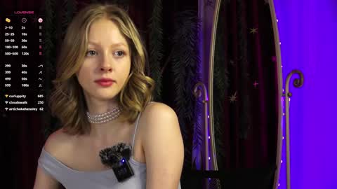 Snapshot of mia_vebes chatting on 02/24/25, 07:19 Mia online show from 02/24/25, 07:19