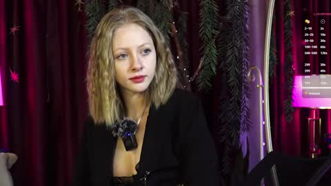 Snapshot of mia_vebes chatting on 03/01/25, 11:26 Mia online show from 03/01/25, 11:26