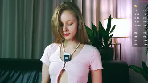 Mia online show from 10/23/25, 04:06