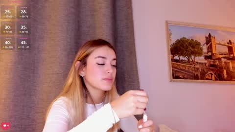 Mia White  online show from 10/20/25, 01:00