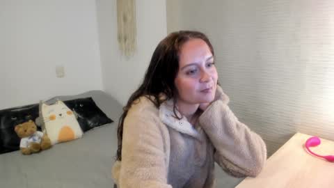 Snapshot of mia_xgray chatting on 01/07/25, 09:46 Mia   online show from 01/07/25, 09:46