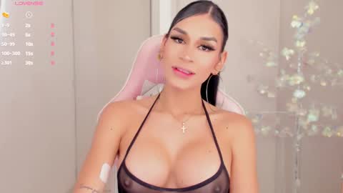 Snapshot of mia_yourmommy chatting on 02/09/25, 07:52 online show from 02/09/25, 07:52