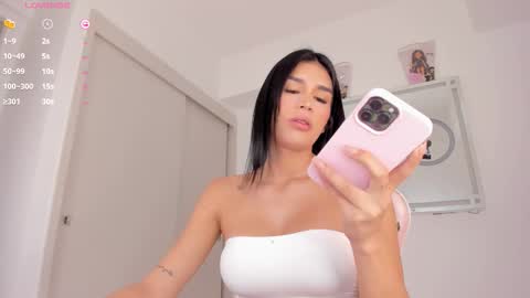 Snapshot of mia_yourmommy chatting on 09/13/25, 06:08 online show from 09/13/25, 06:08