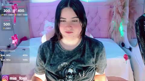 Snapshot of miaa_foxx_ chatting on 10/05/25, 10:07 Mia online show from 10/05/25, 10:07