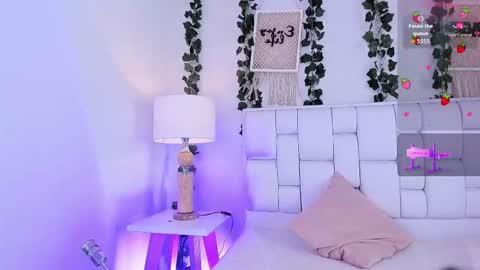 Mia online show from 10/15/25, 12:27