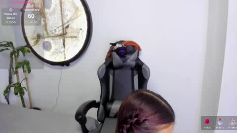Snapshot of miaa_rosse_23 chatting on 10/04/25, 12:03 Mia online show from 10/04/25, 12:03