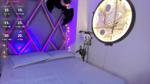 Mia online show from 10/14/25, 11:55