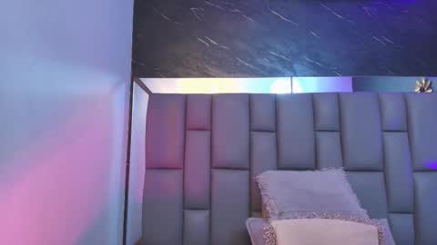 Mia online show from 10/06/25, 12:02