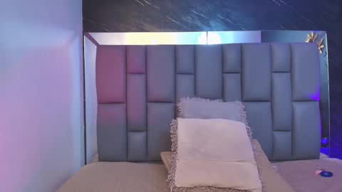 Mia online show from 10/08/25, 12:03