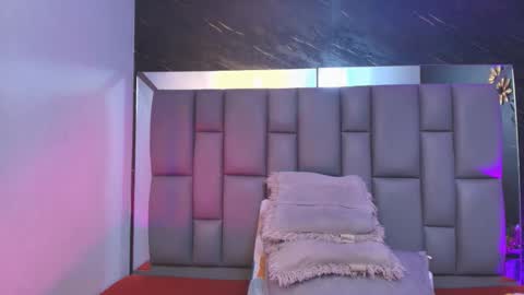 Mia online show from 11/15/25, 12:02