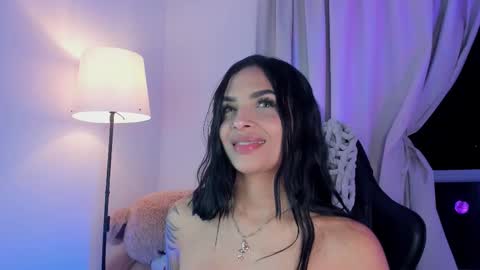 Mia online show from 11/12/25, 04:57