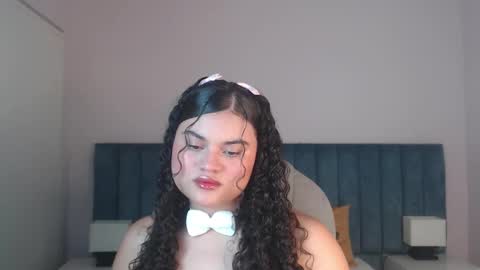 Snapshot of miabloomm chatting on 09/17/25, 02:24 Miabloomm online show from 09/17/25, 02:24