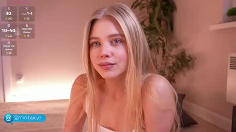 Snapshot of miablueye chatting on 10/27/25, 07:56 miablueye online show from 10/27/25, 07:56