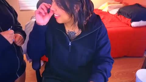 Mia online show from 01/11/25, 05:20