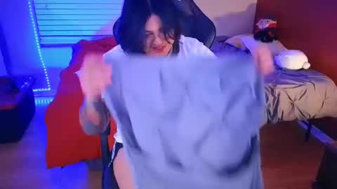 Mia online show from 01/27/25, 03:26