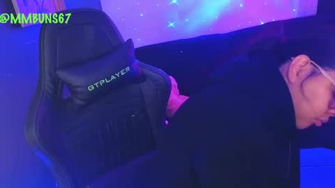 Mia online show from 09/25/25, 01:09