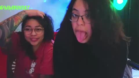 Mia online show from 10/09/25, 02:31