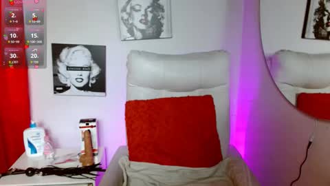Snapshot of miad_amour chatting on 10/04/25, 01:09 MiaDamour online show from 10/04/25, 01:09