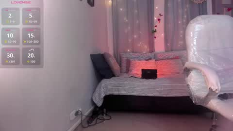 Mia online show from 11/19/25, 11:16