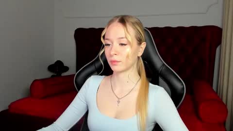 Mia online show from 09/29/25, 05:18