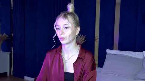 Mia online show from 10/01/25, 05:41