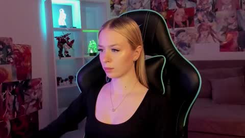 Mia online show from 11/10/25, 05:34