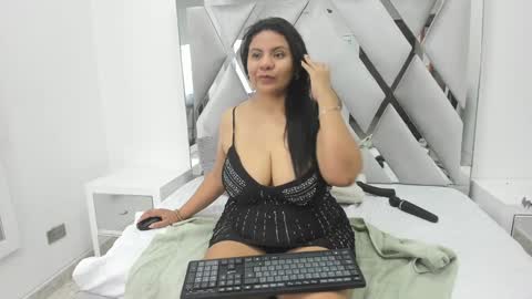 Miah Collins online show from 01/15/25, 05:58