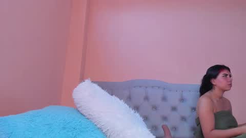 Snapshot of miah_smiithh chatting on 03/01/25, 10:21 Miah online show from 03/01/25, 10:21