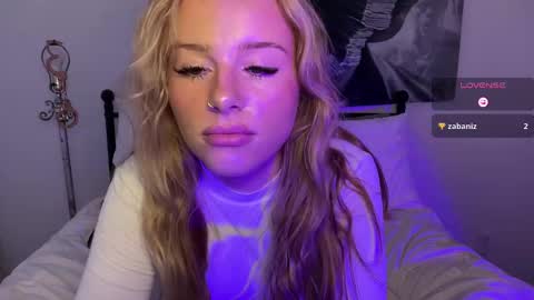 Snapshot of miaharperxox chatting on 02/28/25, 11:12 Mia Harper online show from 02/28/25, 11:12