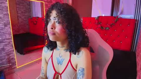 MIA VELEZ online show from 11/04/25, 03:16