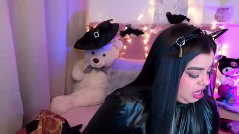 Snapshot of miahjoness chatting on 10/31/25, 02:12 Miah Joness online show from 10/31/25, 02:12