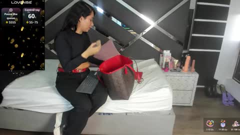 MIA HOTMEZ online show from 11/14/25, 12:15