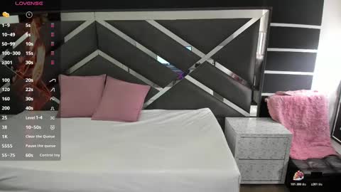 MIA HOTMEZ online show from 11/20/25, 12:16