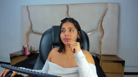 Snapshot of miahsex69 chatting on 09/12/25, 04:45 miahsex69 online show from 09/12/25, 04:45
