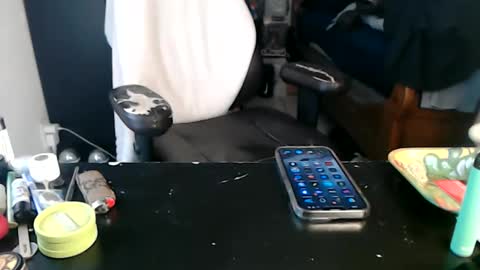 Mark online show from 11/06/25, 07:04