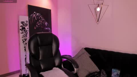 Call me Mia  online show from 10/27/25, 07:29