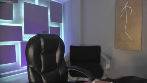 Call me Mia  online show from 11/14/25, 07:23