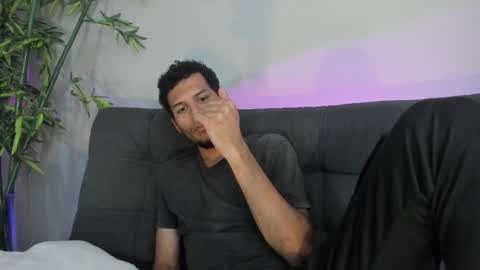 Mia online show from 10/26/25, 08:04