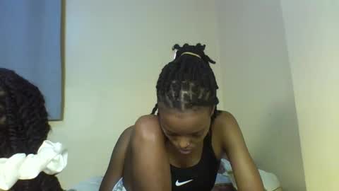 Muffin online show from 11/21/25, 01:04