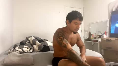 miamiclos1 online show from 10/30/25, 02:07