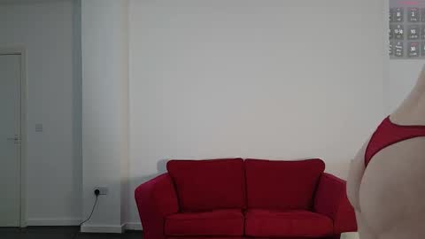 Snapshot of miamoon123 chatting on 11/14/25, 02:49 miamoon123 online show from 11/14/25, 02:49