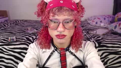 Snapshot of miancuntydoll chatting on 01/04/25, 02:35 MianCuntyDoll online show from 01/04/25, 02:35