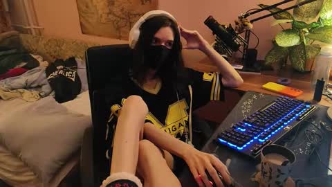 Kristien online show from 10/27/25, 02:32